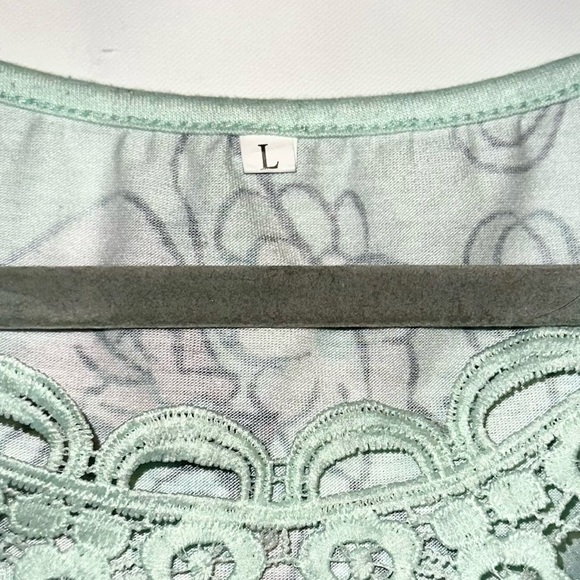 Floral Blouse with Crochet Neckline- Large - Picture 2 of 3